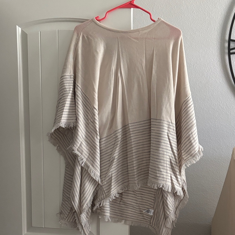 Vineyard vines Striped Beige Poncho size XS/S
